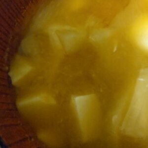 糀味噌で作る男爵芋と切り干し大根のお味噌汁